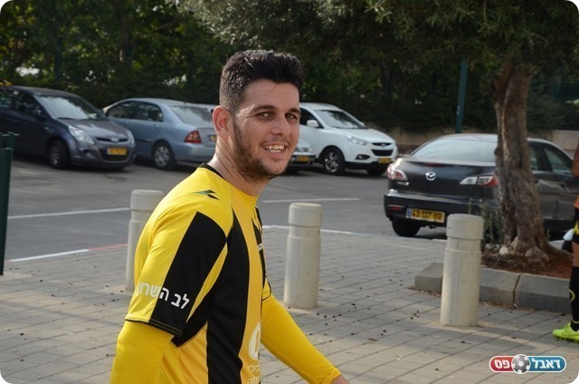 אחרי שער כזה, בטח שאתה מחייך. יוני רביבו (אמיר אזון)